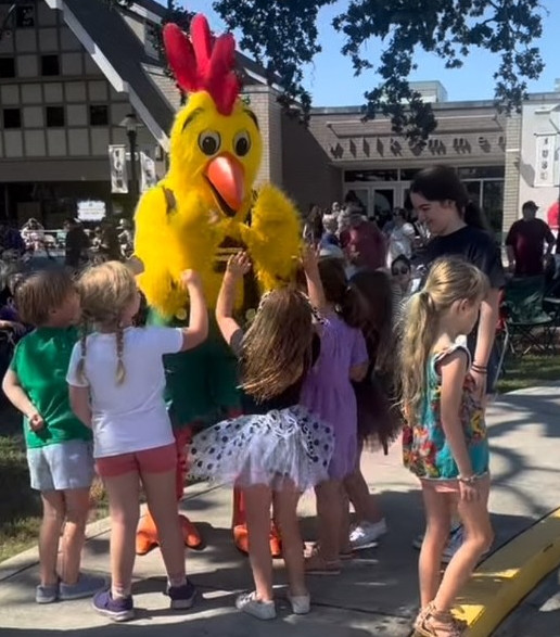 Children with Oktoberfest chicken